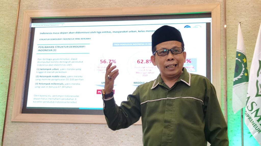 Dialog ini menghadirkan narasumber H. Helmy M. Noor, Pengasuh Pesantren Digipreneur Al Yasmin Surabaya, serta Dr. Sholehuddin, M.Pd.I 