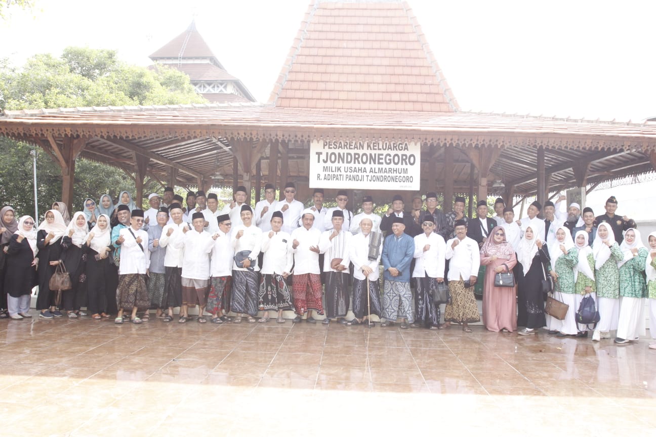 PCNU Sidoarjo bersama ISNU melaksanakan Ziarah Muassis Nahdlatul Ulama dalam rangka Satu Abad NU