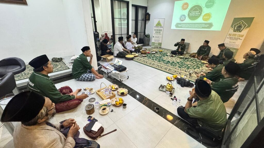 Durrul Izza Al-Fatawi Ketua PAC ISNU Krian sambutan pembuka Tasywirul Afkar ekoteologi moderasi beragama