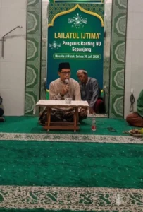 Ketua PC ISNU Sidoarjo Dr. H. Sholehuddin menyampaikan Kajian Aswaja pada Lailatul Ijtima' LDNU Bandar