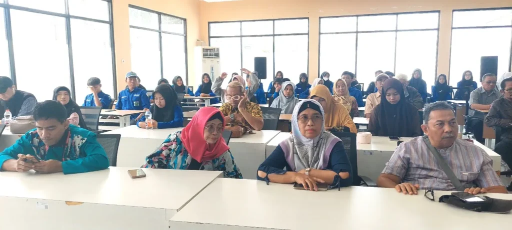 Peserta mengikuti pelatihan affiliate marketing berbasis AI PC ISNU Sidoarjo