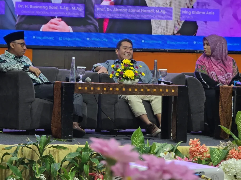 Para Narasumber Ir. M. Yasin, Prof. Zainul Hamdi dan Ning Khilma Anis